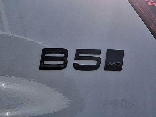 2026 Volvo XC40 B5 Ultra Black Edition
