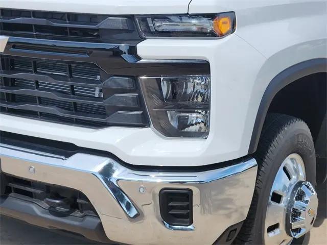 2025 Chevrolet Silverado 3500HD 4WD Crew Cab Long Bed Work Truck