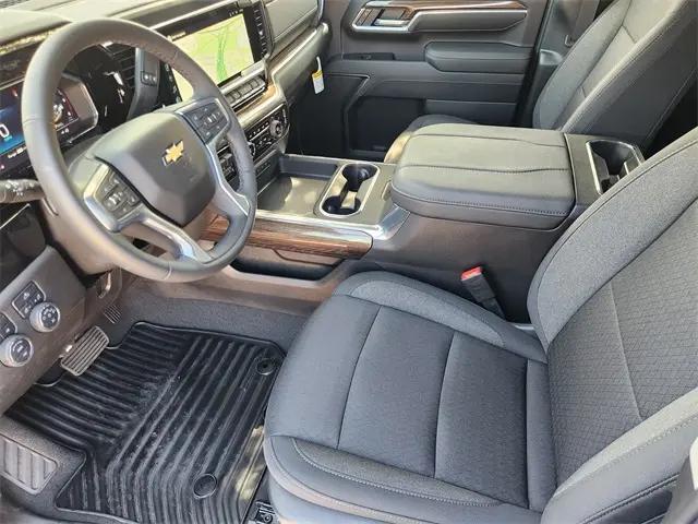 2025 Chevrolet Silverado 2500HD 4WD Crew Cab Standard Bed LT