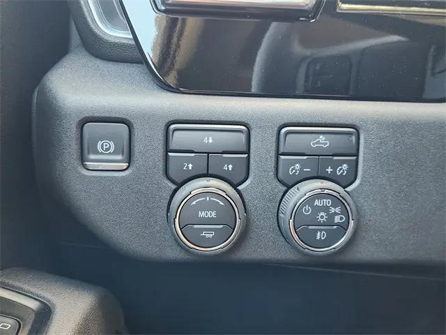 2025 Chevrolet Silverado 2500HD 4WD Crew Cab Standard Bed LT