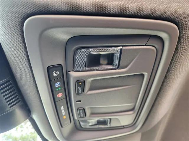 2025 Chevrolet Silverado 2500HD 4WD Crew Cab Standard Bed LT