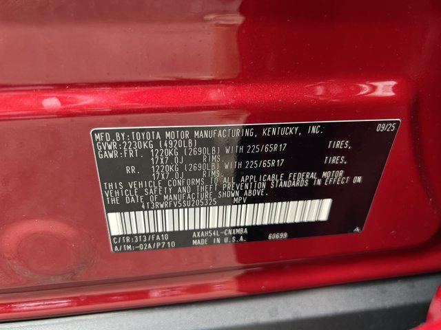 2025 Toyota RAV4 Hybrid XLE