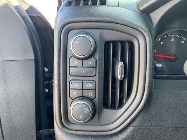 2024 Chevrolet Silverado 2500HD 4WD Crew Cab Standard Bed Custom