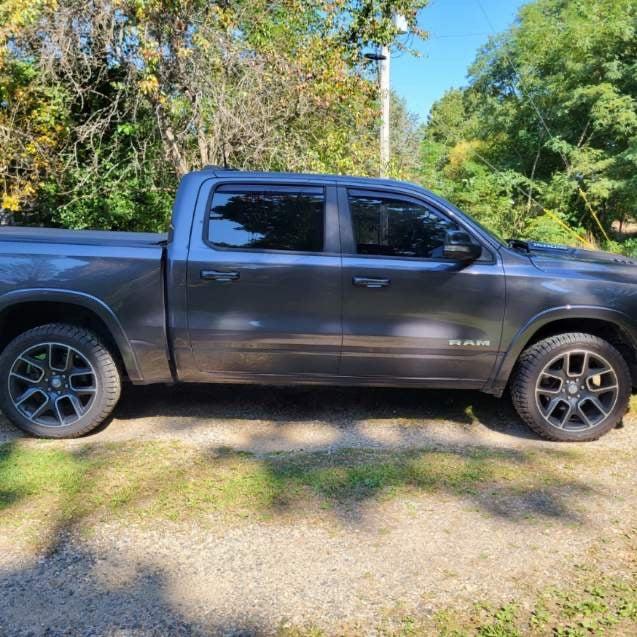2020 RAM 1500 Laramie Crew Cab 4x4 57 Box