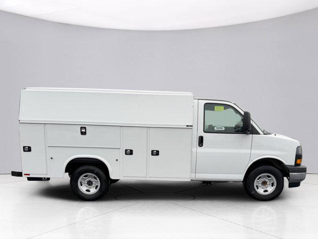 2025 GMC Savana Cutaway Work Van