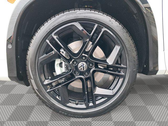2025 Volkswagen Tiguan 2.0T SE R-Line Black