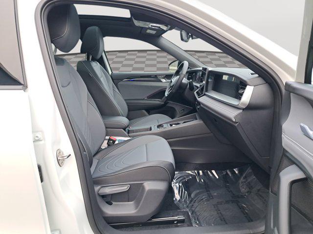 2025 Volkswagen Tiguan 2.0T SE R-Line Black