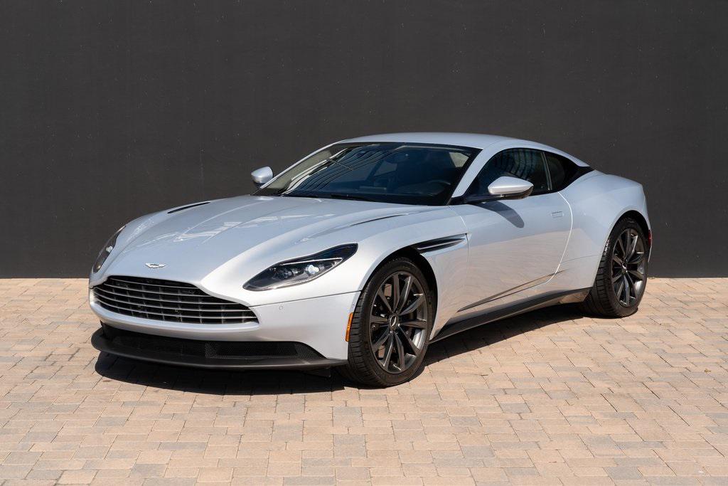 Aston Martin 2018 DB11