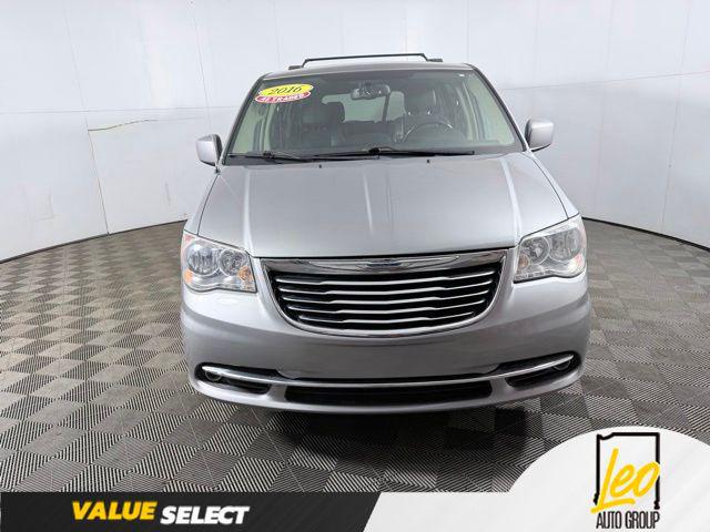 2016 Chrysler Town & Country Touring