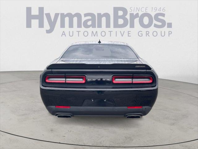 2016 Dodge Challenger R/T Shaker