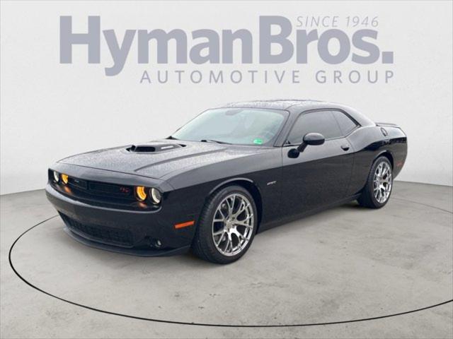 2016 Dodge Challenger R/T Shaker