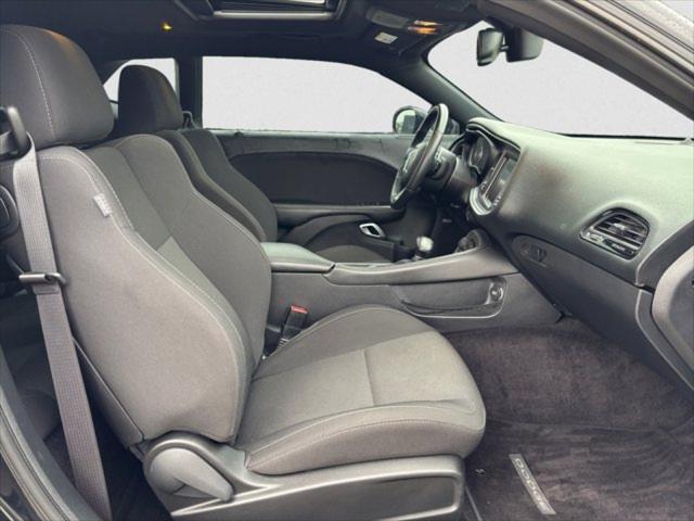 2016 Dodge Challenger R/T Shaker