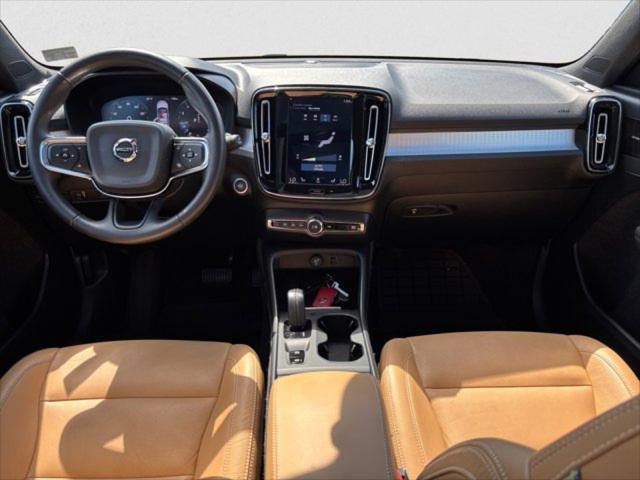 2019 Volvo XC40 T5 Momentum