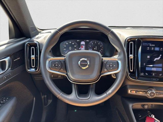 2019 Volvo XC40 T5 Momentum