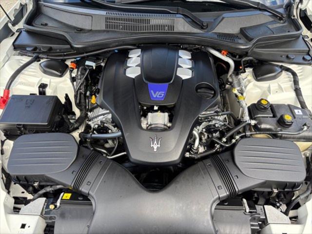 2022 Maserati Ghibli Modena Q4