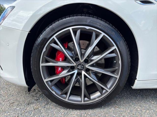 2022 Maserati Ghibli Modena Q4