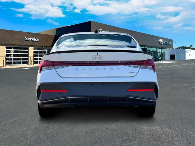 2025 Hyundai Elantra Hybrid SEL Sport