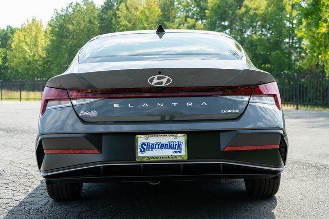2025 Hyundai Elantra Limited