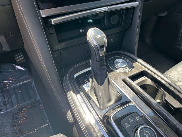 2022 INFINITI QX80 LUXE