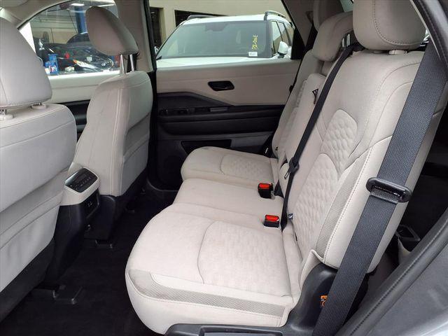 2024 Nissan Pathfinder SV 4WD
