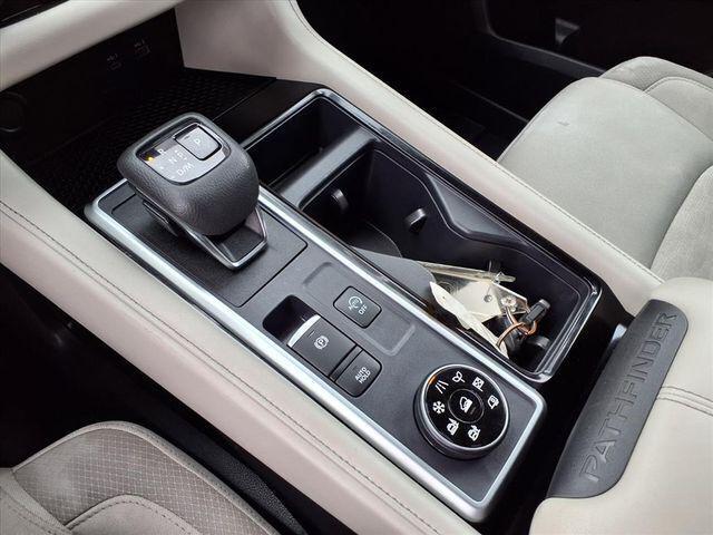 2024 Nissan Pathfinder SV 4WD