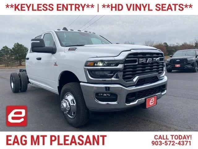 2026 RAM Ram 3500 Chassis Cab RAM 3500 TRADESMAN CREW CAB CHASSIS 4X4 60 CA