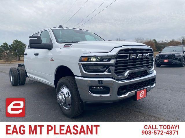 2026 RAM Ram 3500 Chassis Cab RAM 3500 TRADESMAN CREW CAB CHASSIS 4X4 60 CA