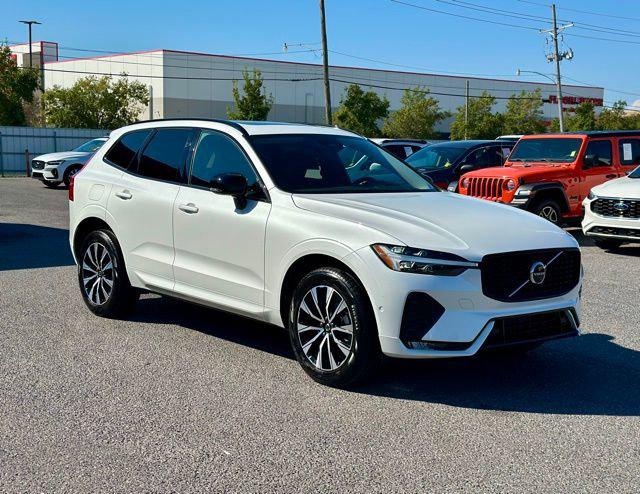 2024 Volvo XC60 B5 Plus Dark Theme 2024 Volvo XC60 B5 Plus Dark Theme