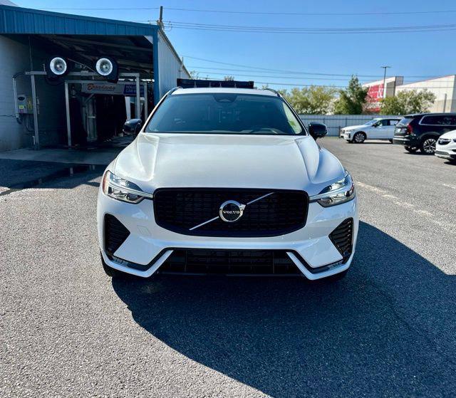 2024 Volvo XC60 B5 Plus Dark Theme 2024 Volvo XC60 B5 Plus Dark Theme