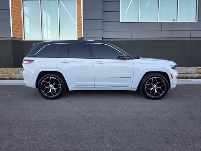 2022 Jeep Grand Cherokee Summit Reserve 4x4 2022 Jeep Grand Cherokee Summit Reserve 4x4