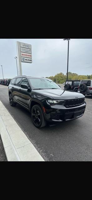 2022 Jeep Grand Cherokee L Altitude 4x4 2022 Jeep Grand Cherokee L Altitude 4x4