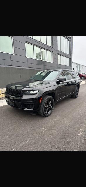 2022 Jeep Grand Cherokee L Altitude 4x4 2022 Jeep Grand Cherokee L Altitude 4x4