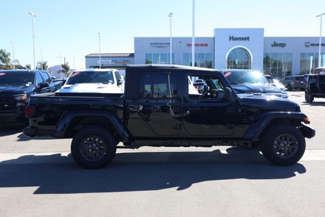 2025 Jeep Gladiator GLADIATOR SPORT S 4X4 2025 Jeep Gladiator GLADIATOR SPORT S 4X4