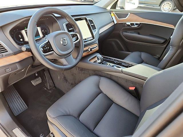 2025 Volvo XC90 B6 Core