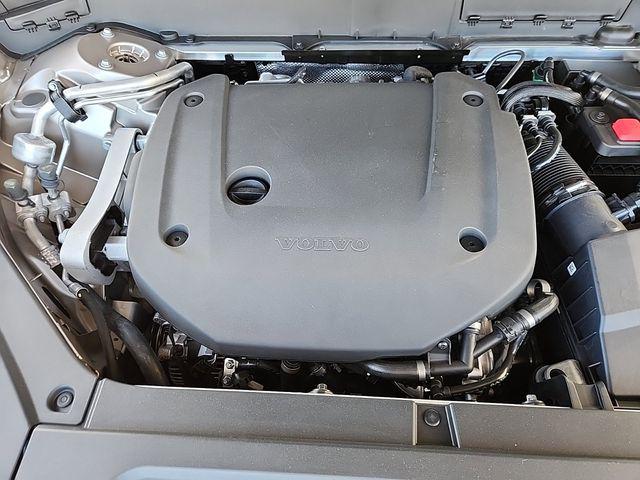 2025 Volvo XC90 B6 Core