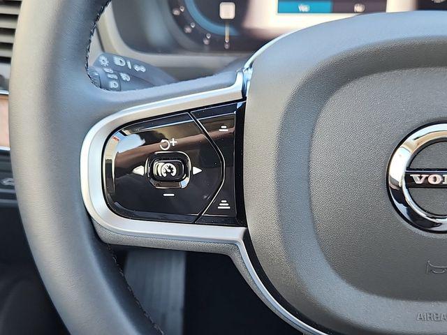 2025 Volvo XC90 B6 Core