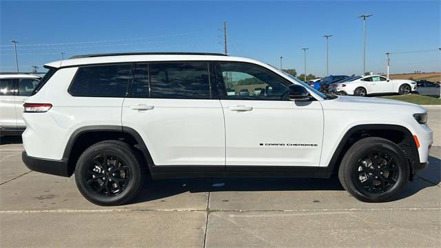 2025 Jeep Grand Cherokee L Altitude 4x4 2025 Jeep Grand Cherokee L Altitude 4x4