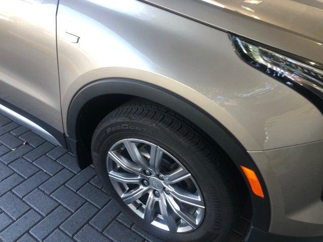 2023 Cadillac XT4 FWD Premium Luxury