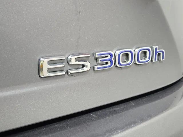 2016 Lexus ES 300h ES 300h