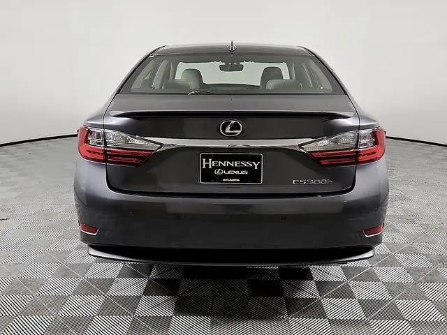 2016 Lexus ES 300h ES 300h