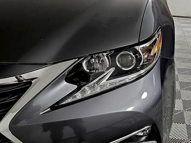 2016 Lexus ES 300h ES 300h