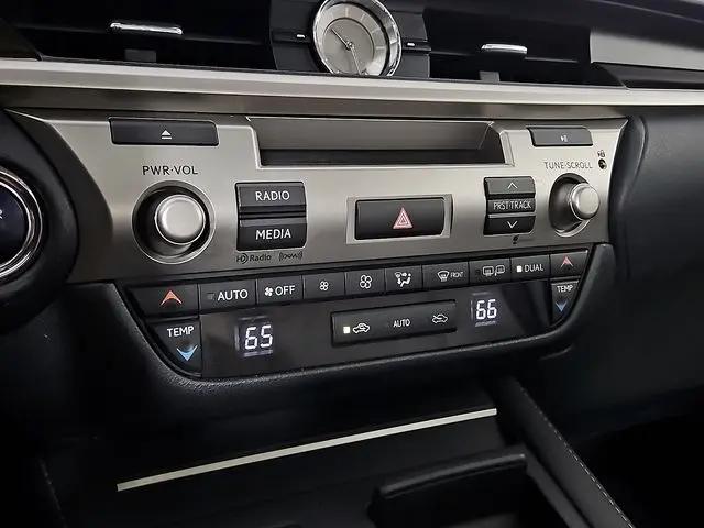 2016 Lexus ES 300h ES 300h