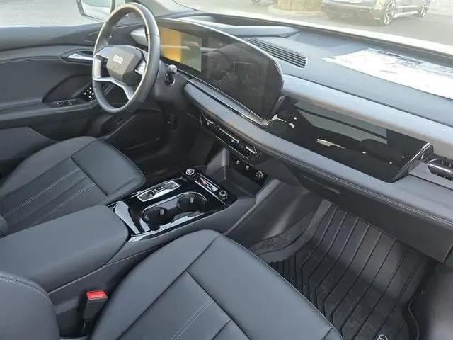 2025 Audi Q6 e-tron Premium Plus