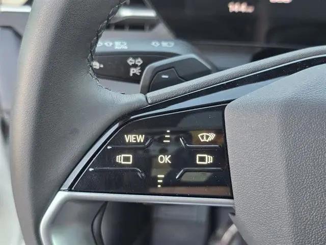 2025 Audi Q6 e-tron Premium Plus