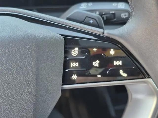 2025 Audi Q6 e-tron Premium Plus
