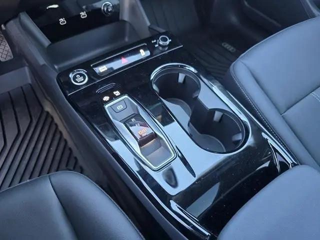 2025 Audi Q6 e-tron Premium Plus