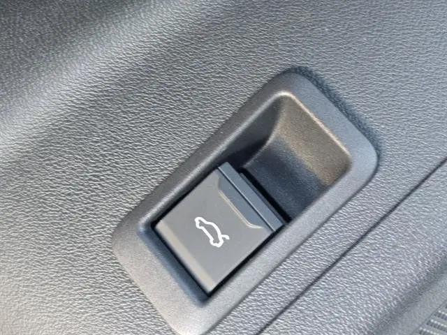 2025 Audi Q6 e-tron Premium Plus