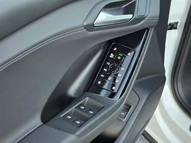 2025 Audi Q6 e-tron Premium Plus