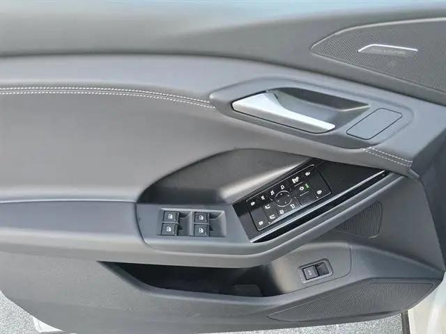 2025 Audi Q6 e-tron Premium Plus