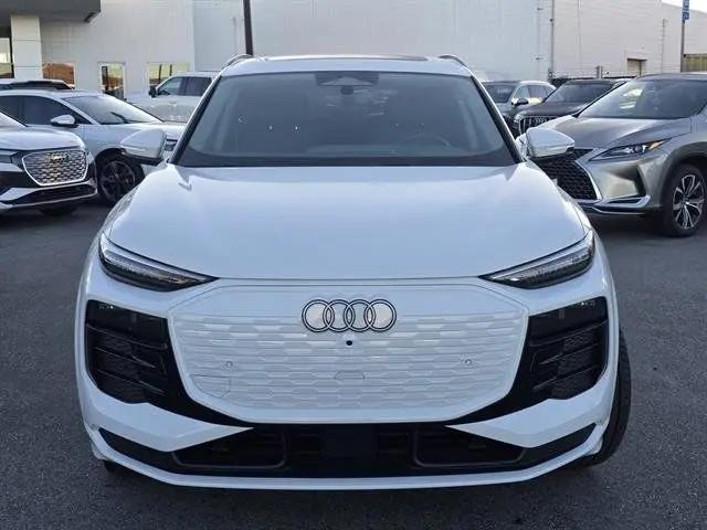2025 Audi Q6 e-tron Premium Plus